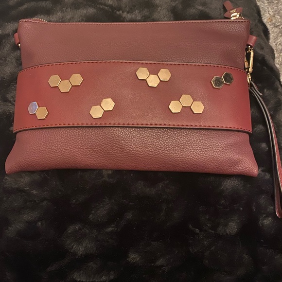 Céline Dion, red clutch - Picture 3 of 7